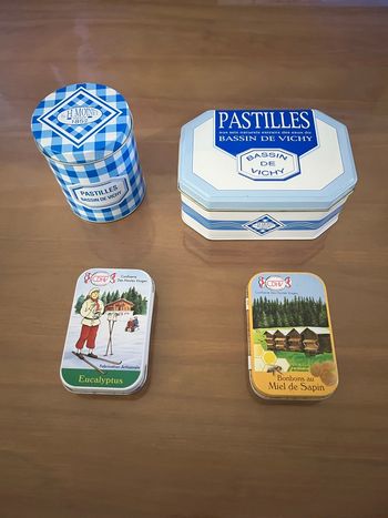 4 boîtes  métalliques décoratives