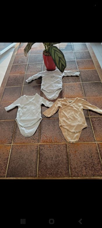 Lot 3 bodies manches longues mixte