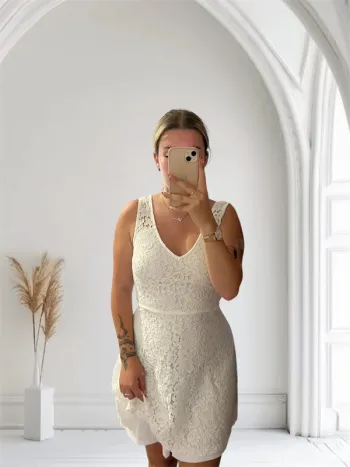 robe blanche été jennyfer
