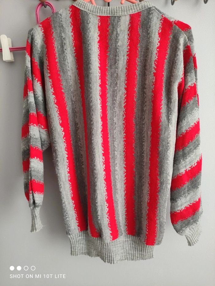 Pull gris et rouge - photo numéro 2