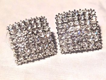 Boucles Oreilles Carrées Fines Surface Courbe Pierres Blanches Bijoux Argentés Fantaisies Femmes