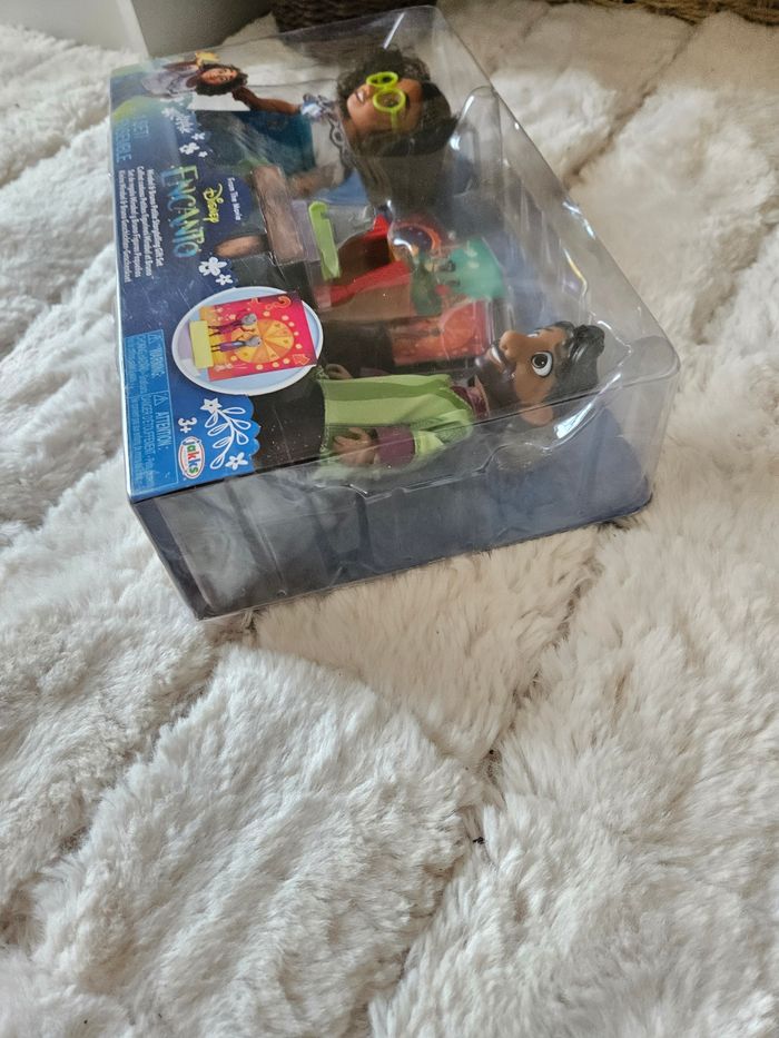 Coffret poupées Mirabel et bruno de encanto Disney princesse - photo numéro 4