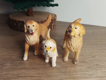 Figurine famille chien Labrador - golden retriever Animal domestique Schleich