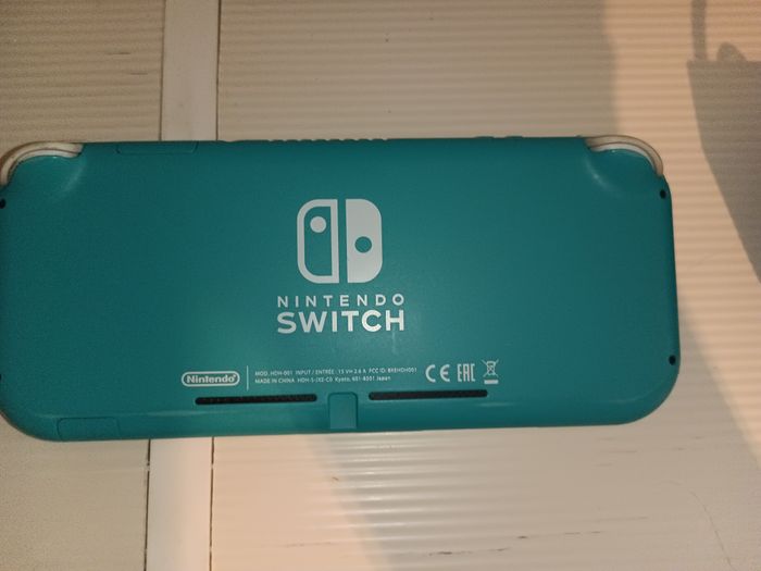 Nintendo Switch lite - photo numéro 2