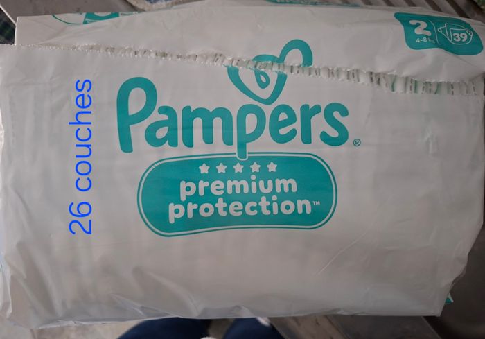 26 couches T2 Pampers [4/8kgs]