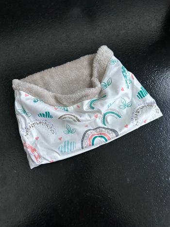 Cache cou fille  polaire motifs arc en ciel taille 4/6 ans