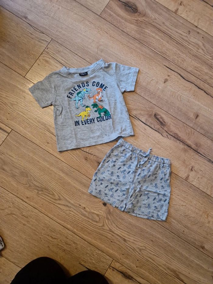 Ensemble tshirt short 3 ans