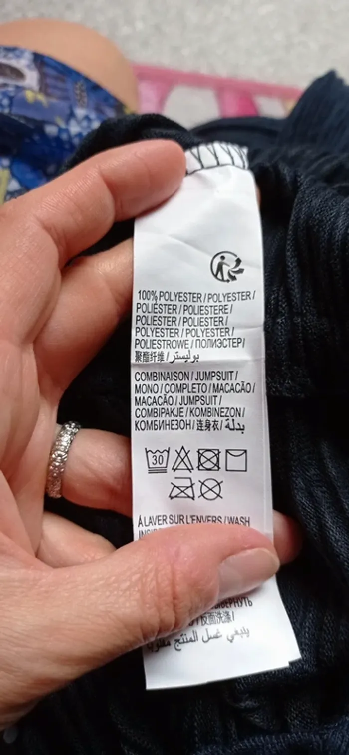 Vertbaudet veste taille 4 ans
Très bon état - photo numéro 11