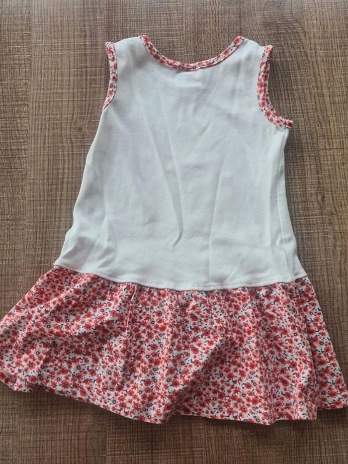 Robe Guadeloupe 2 ans comme neuve - photo numéro 2