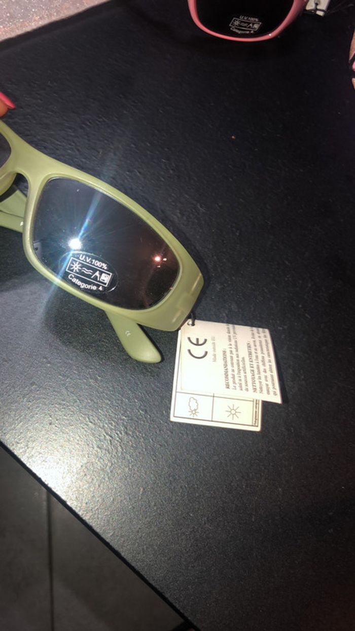 Lunette de soleil garçon kaki - photo numéro 5