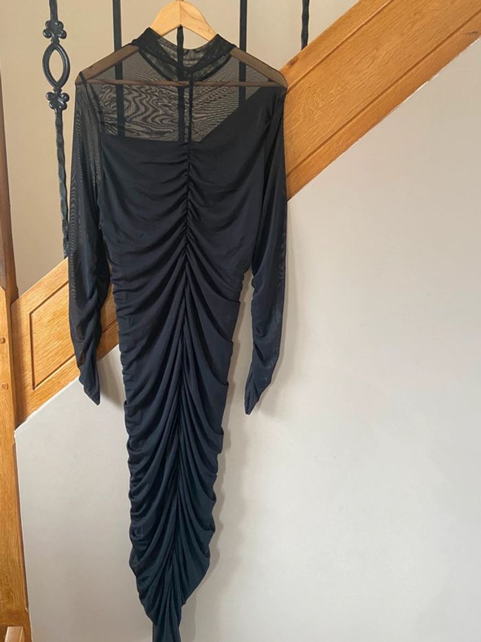 Robe longue noire - photo numéro 2