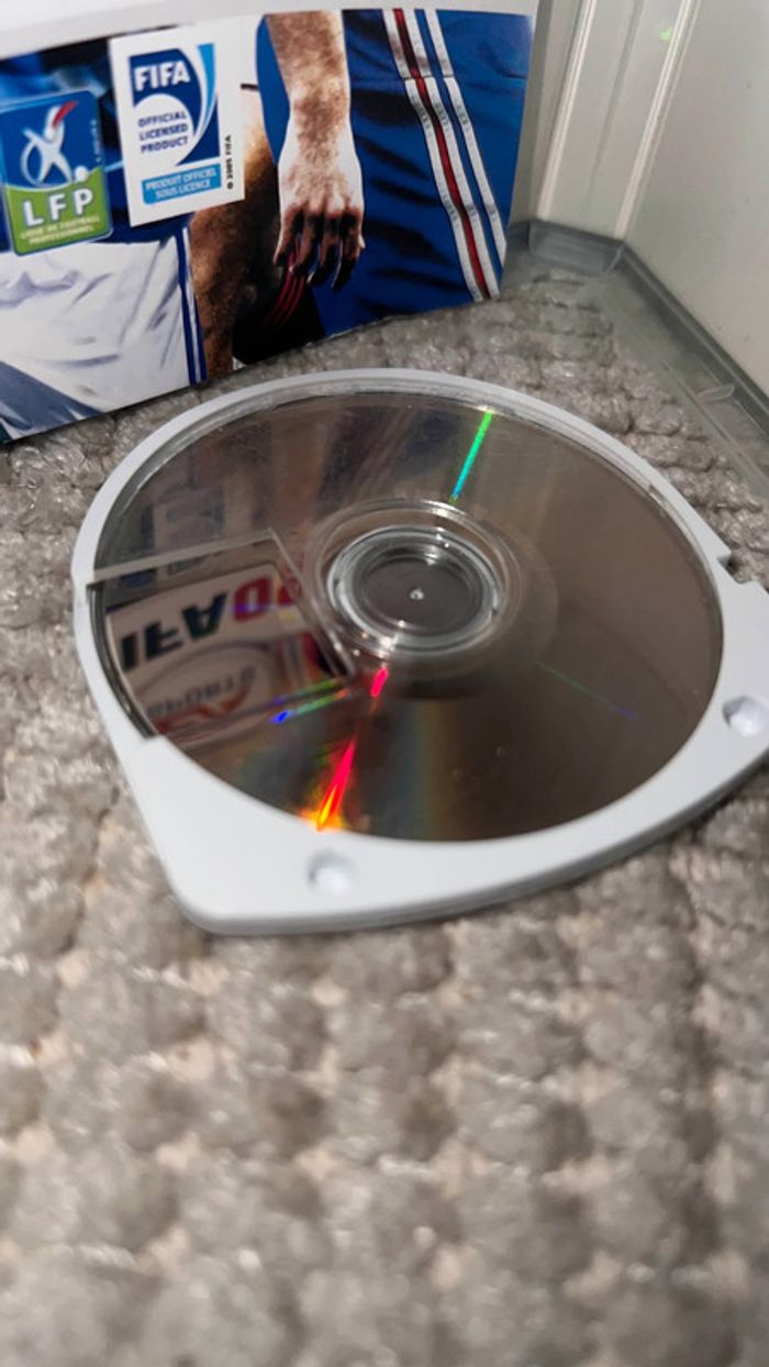 FIFA 09 Psp - Complet - photo numéro 3