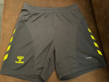 Short sport Hummel M