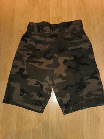 Short militaire Primark taille 9-10 ans