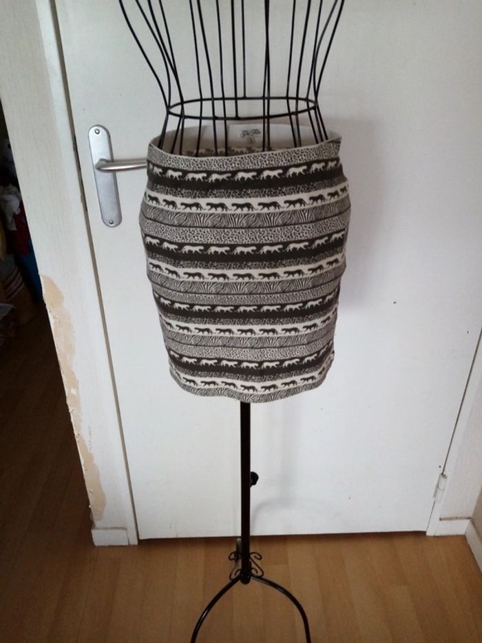 Jolie mini jupe pas portée#rentrée animale