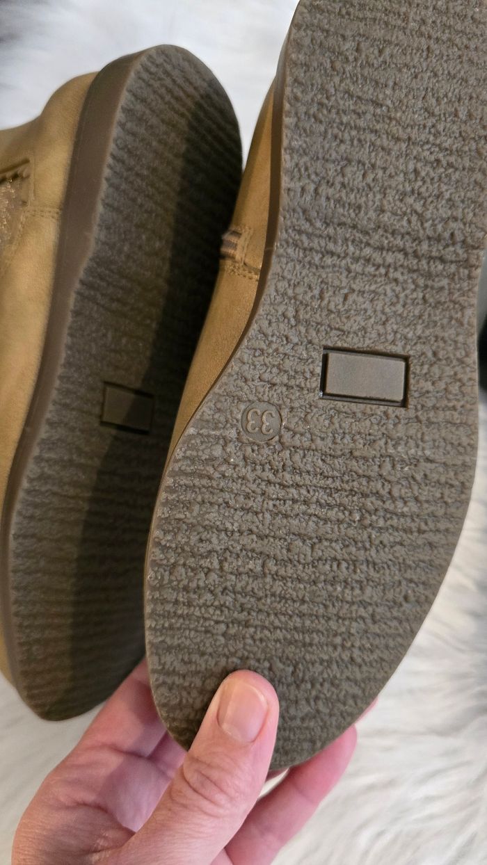 Neuves (non portées)👌👌 😍🤩⚘️🩷deux paires de bottines fille pointure 33 😍🤩⚘️🩷 - photo numéro 8