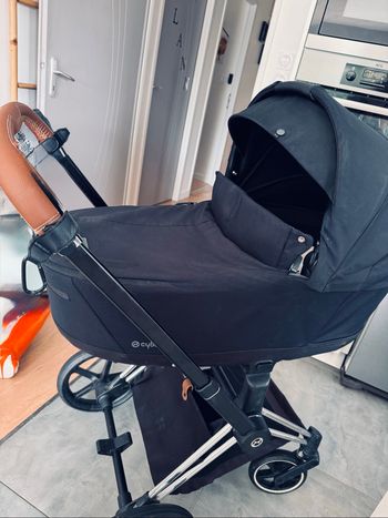 Priam 4 année 2023 poussette cybex + Nacelle très bon état