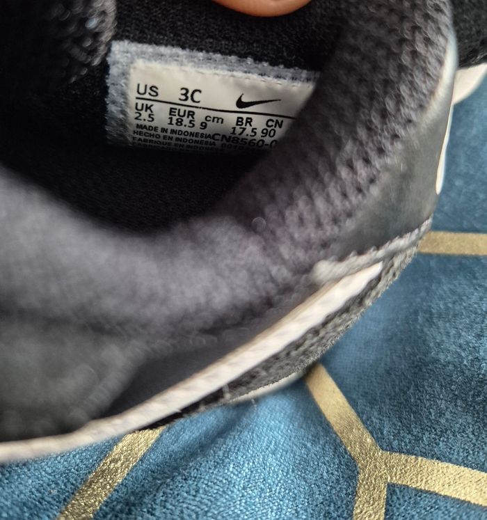 Chaussures nike 18.5 comme neuves - photo numéro 5