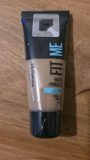 Maybelline New York Neuf sous blister Fit Me Matte + Poreless Fond de teint 238