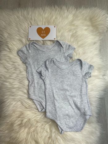 12 mois - lot 2 bodies MC