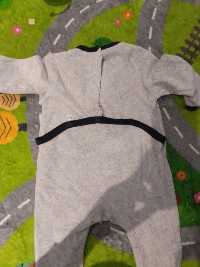 Pyjama disney 9mois 👦 - photo numéro 3
