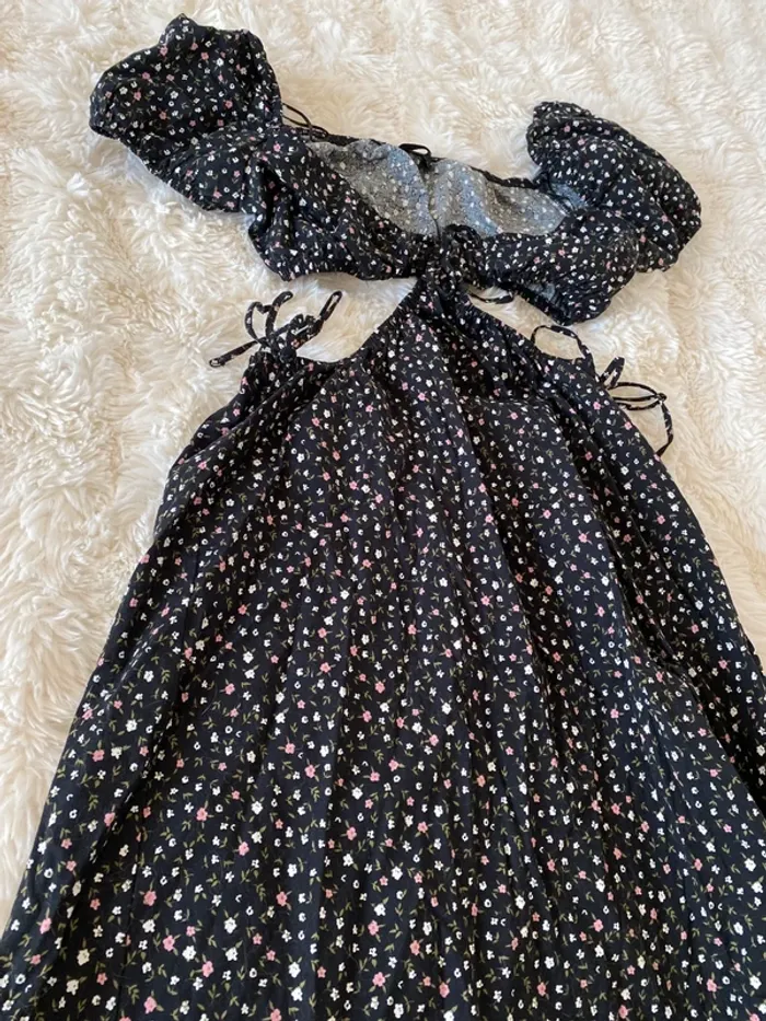 Jolie robe à fleurs ouverte Tally Weijl taille XS - photo numéro 2