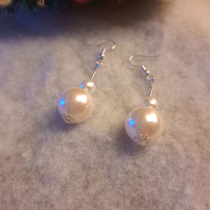 Boucles d'oreilles pendante perles nacré blanche - photo numéro 6