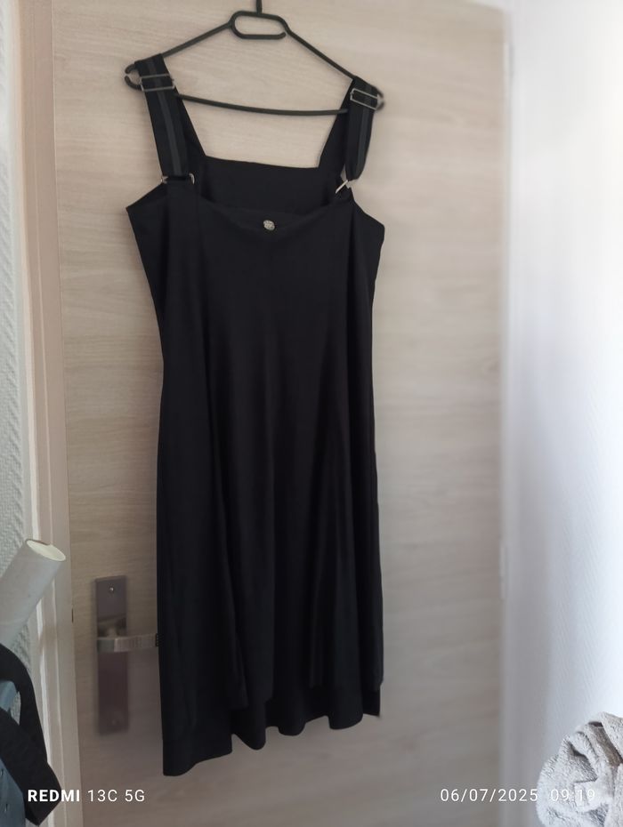 Robe MC Planet taille 4 - photo numéro 2