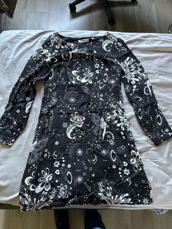 Robe courte à longues manches Naf-Naf