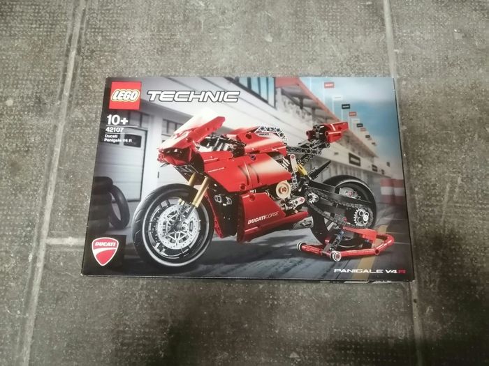 Lego Technic 42107 Ducati Panigale V4 R
[NEUF]