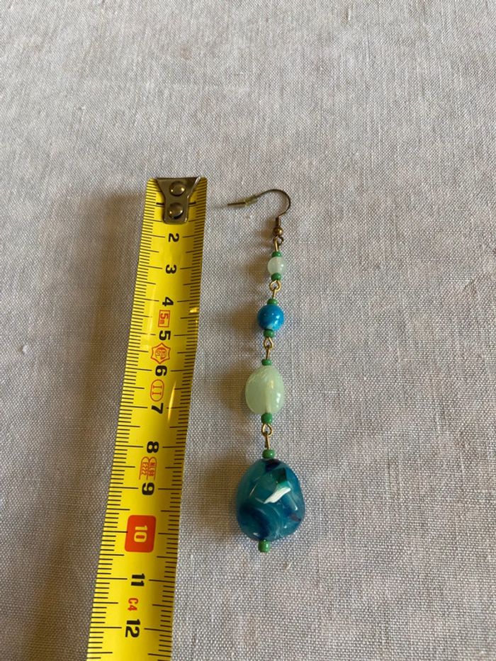 Paire de longues boucles d’oreilles pendantes perles bleues et vertes - photo numéro 4