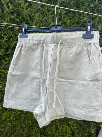 short rustique vert stradivarius