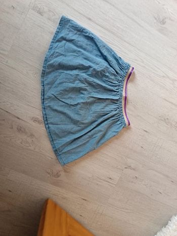 Jupe 8 ans fille de marque Gémo en très bon état