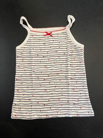 Débardeurs  cœurs 3 ans