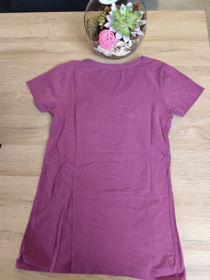 Tee-shirt violet - photo numéro 2