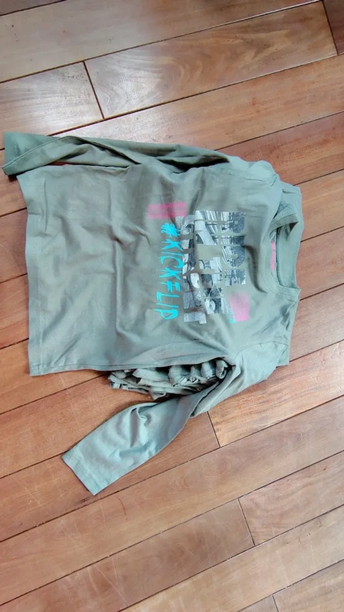 Lot 9 t-shirts 8 ans - photo numéro 2