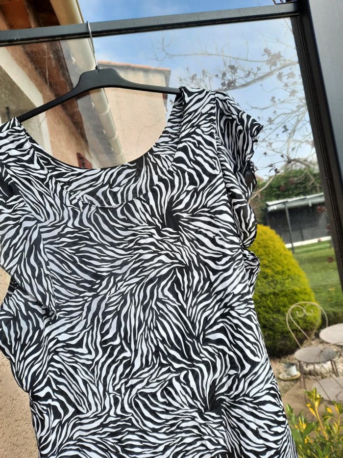 Blouse tunique fluide noire et blanche T 42 - photo numéro 5