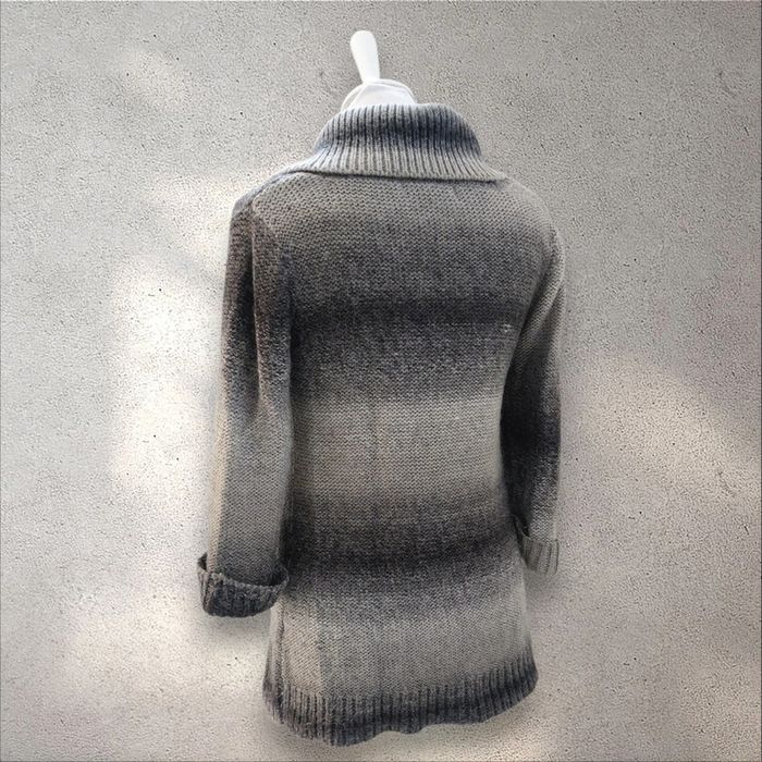 Pull chaud col roulé ample avec une poche taille 34-36 - photo numéro 2