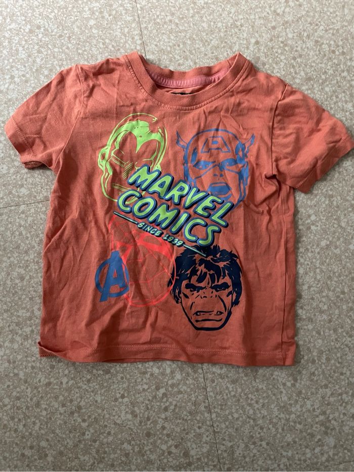 TEE shirt  Marvel  18/24 mois - photo numéro 2