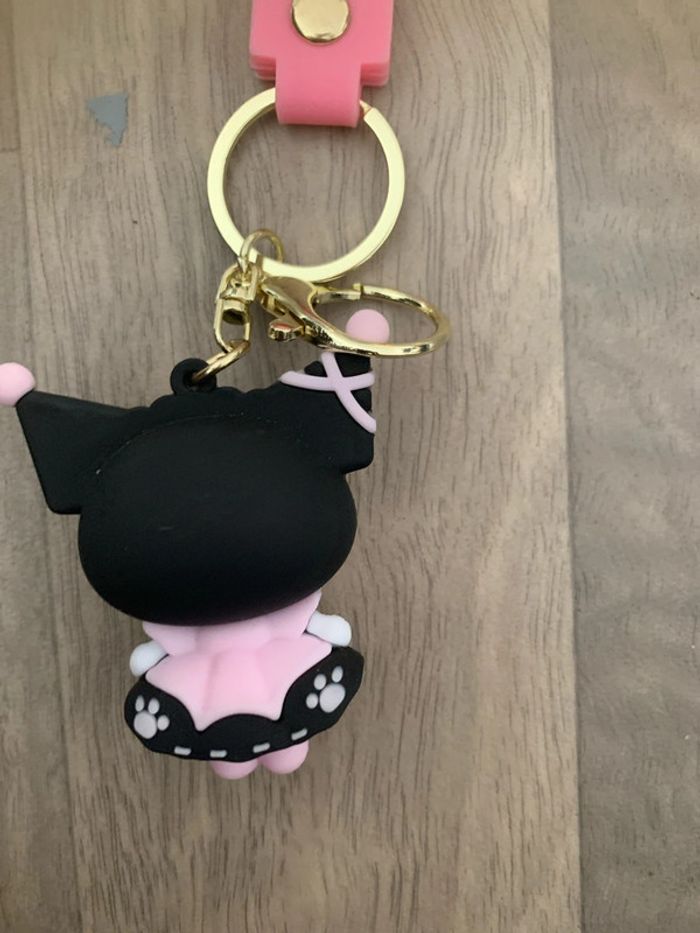 Porte clé Kuromi noir et rose  neuf - photo numéro 4
