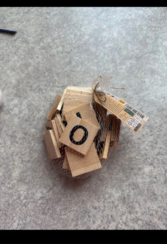 Lettre en bois neuf 36 pièce