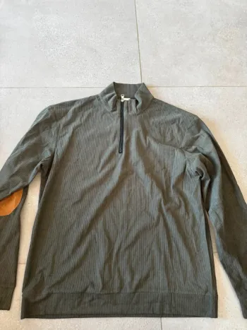 Haut vert foncé taille L, très bon état