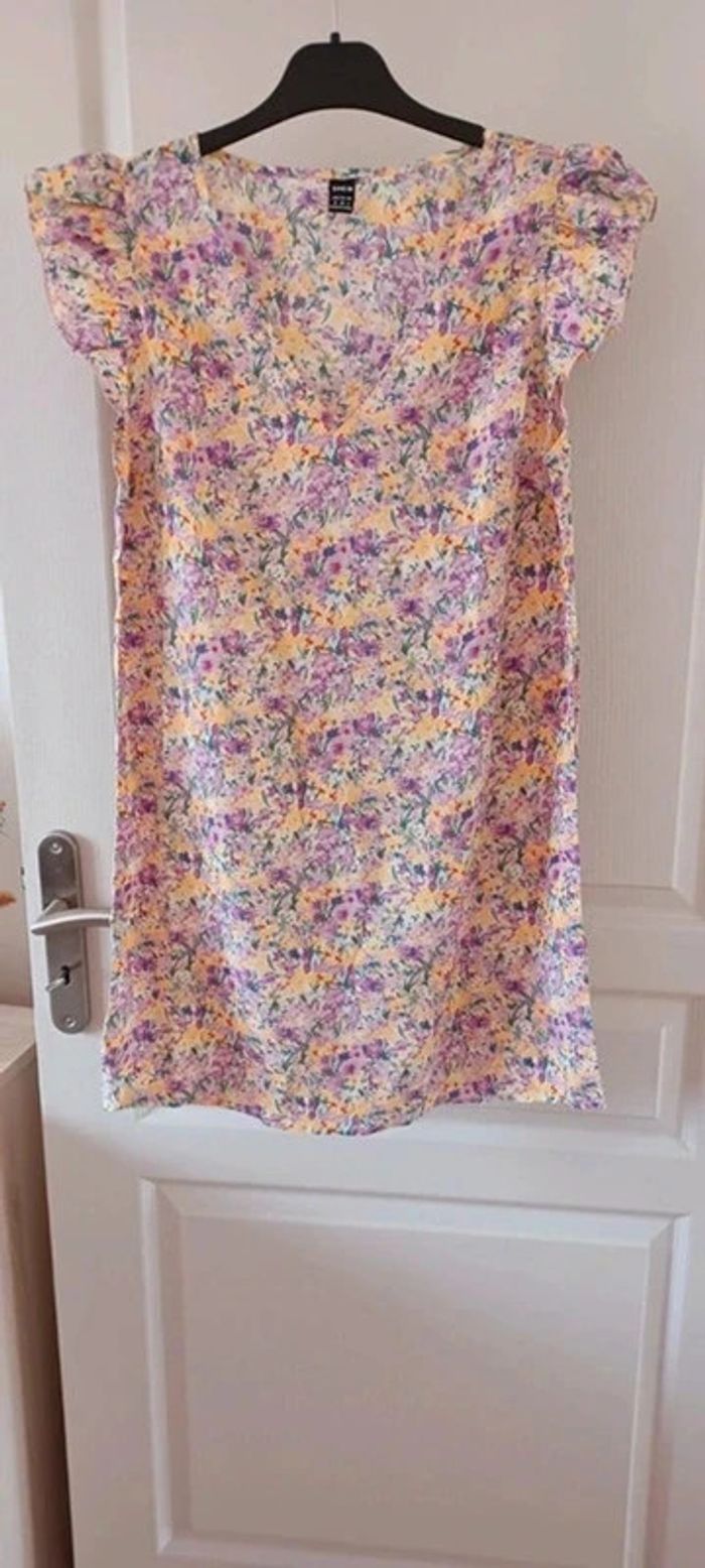 Robe/tunique femme fleurie SHEIN, à volants, taille M, neuve jamais porté - photo numéro 5