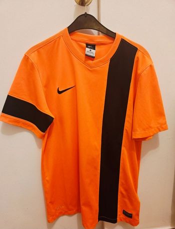 Haut Nike dry fit taille M 