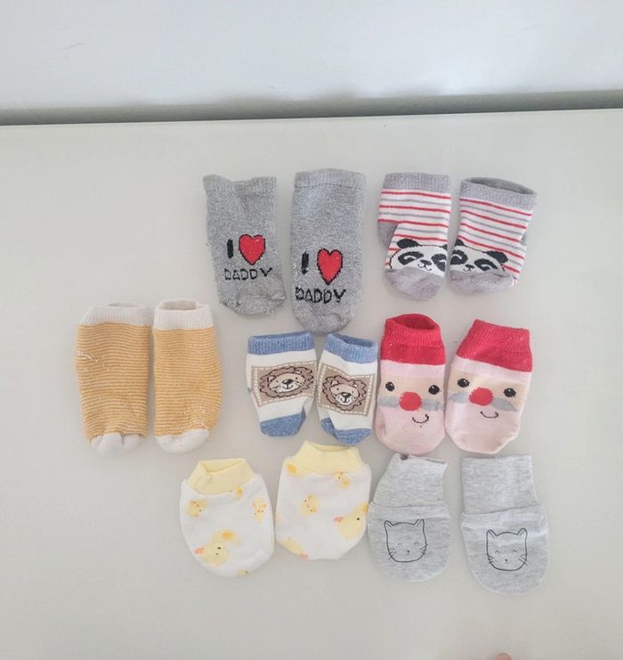 Lot Chaussettes et moufles bébé naissance