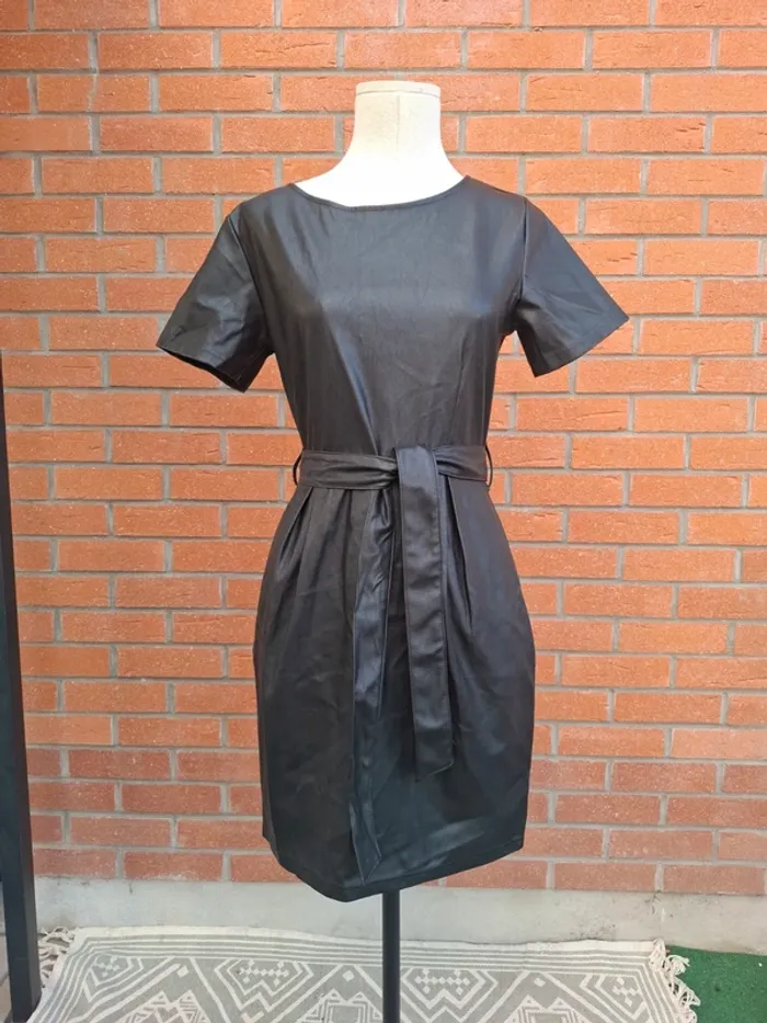 Robe robe simili cuir T38