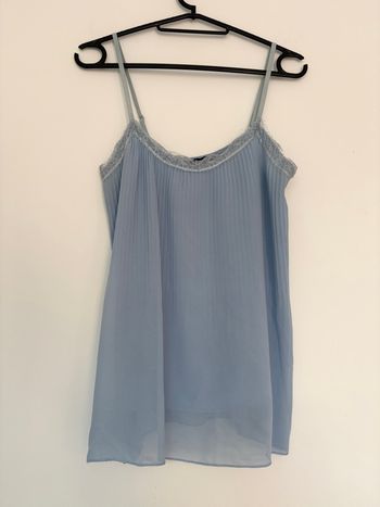 Top fluide bleu clair à bretelles dentelle Clothes
