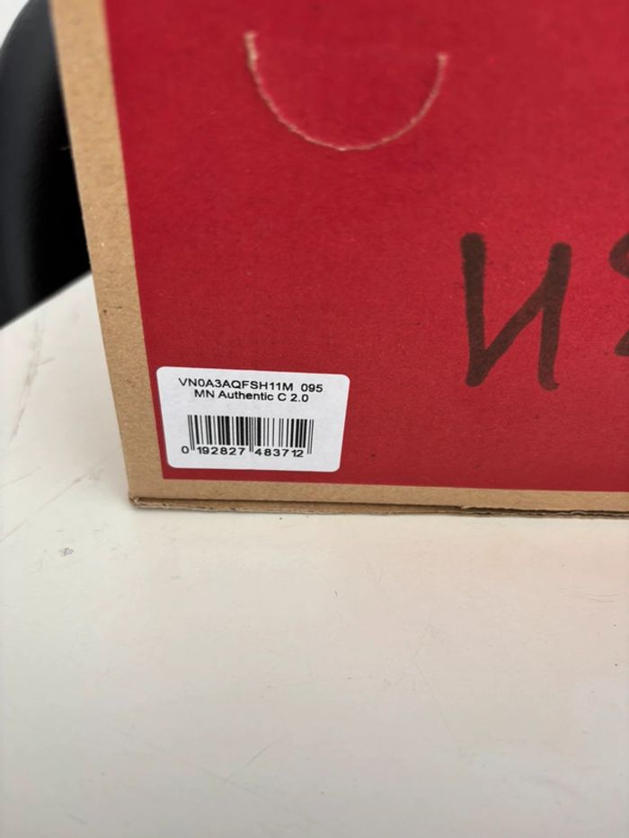 Vans custom Disney Mickey - Taille 42,5 - Neuves - Modèle unique ! - photo numéro 12