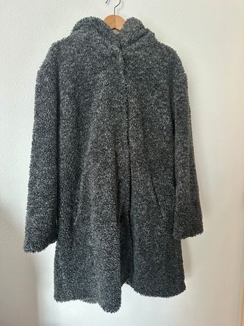 Manteau bouclettes capuche