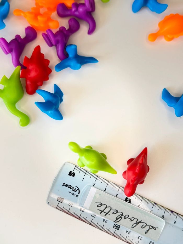 Figurines colorées les Dino à trier: Dénombrer, Compter, Couleurs,Motricité - photo numéro 16